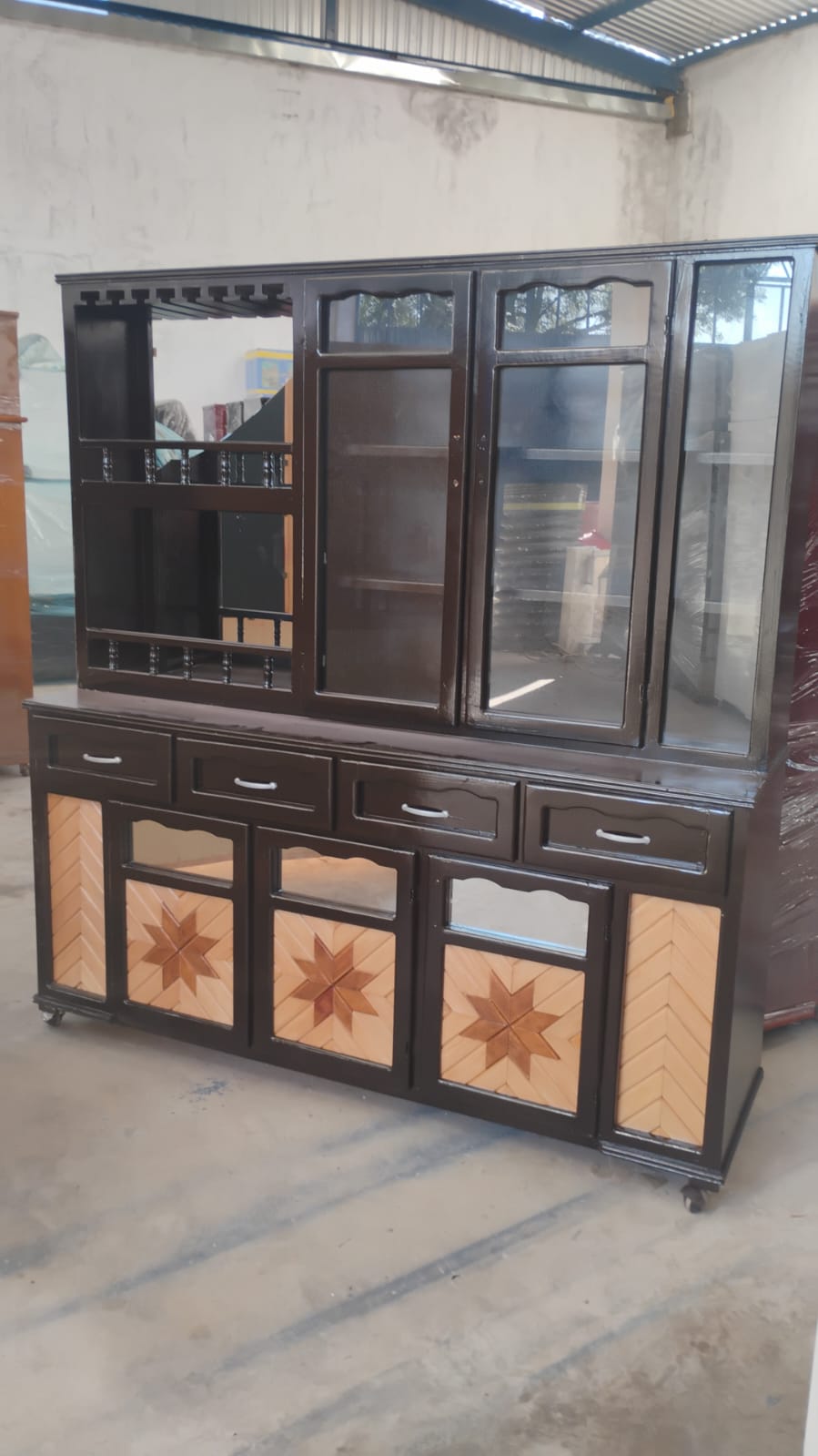 Vitrina Estrella Pino Macizo